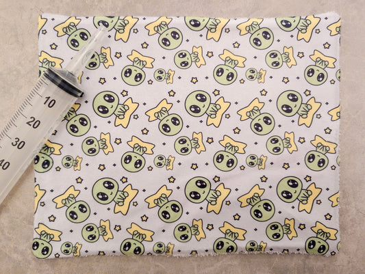 Cute Alien Med mat