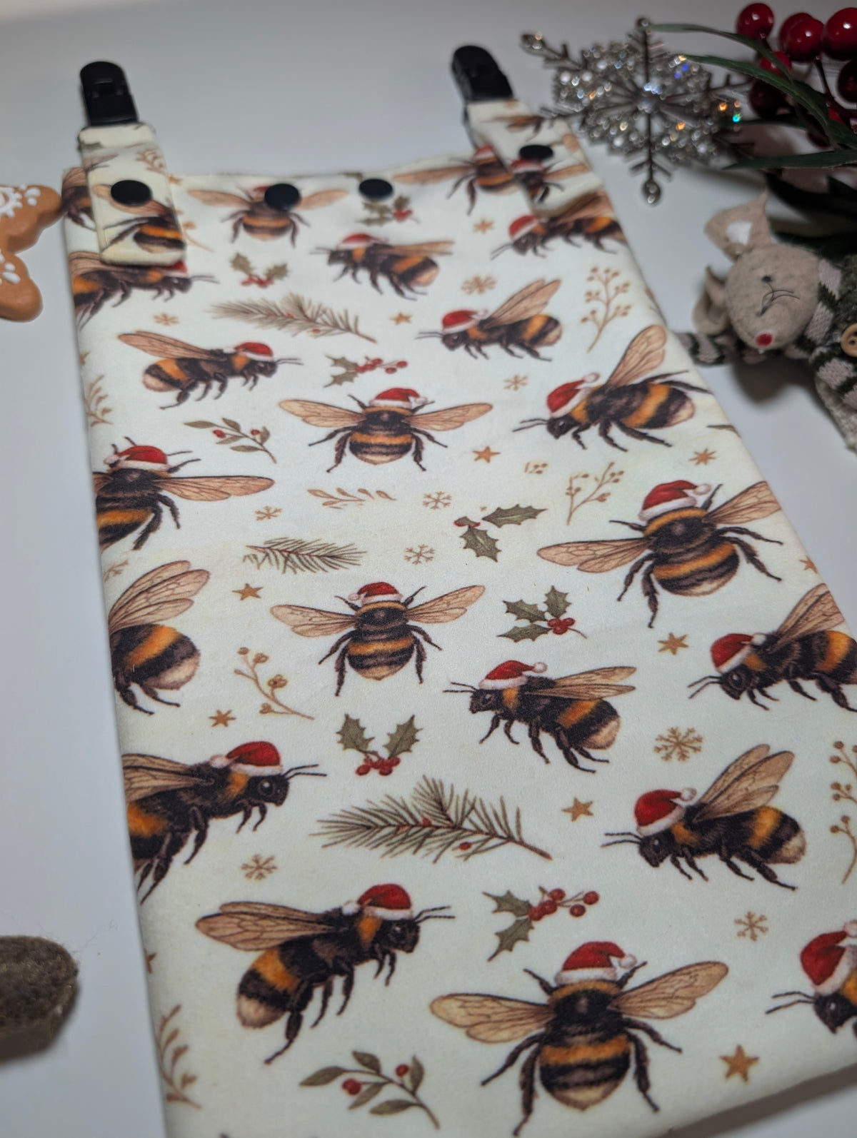 Festive bee
