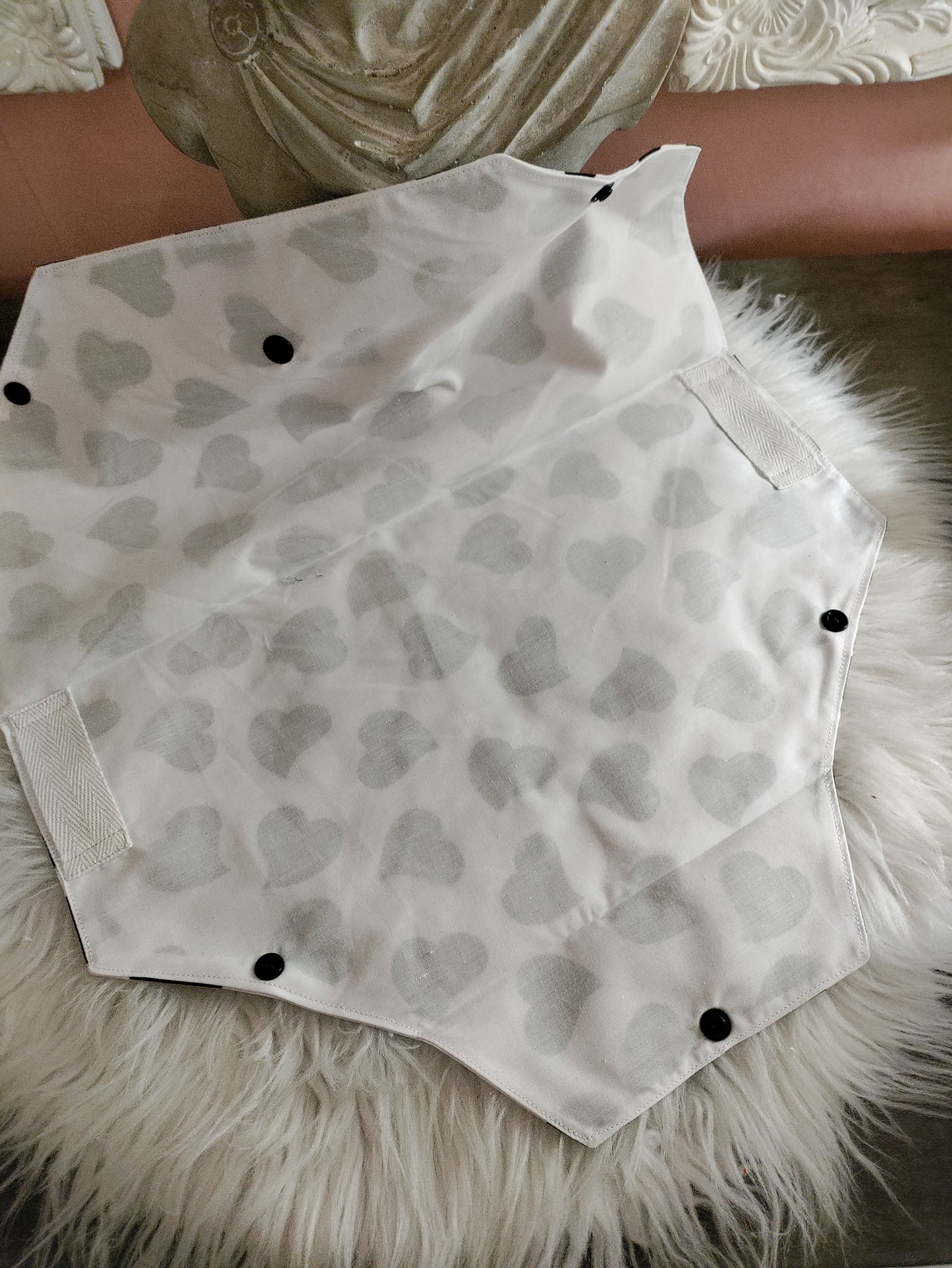 Black and white hearts catheter belly bag