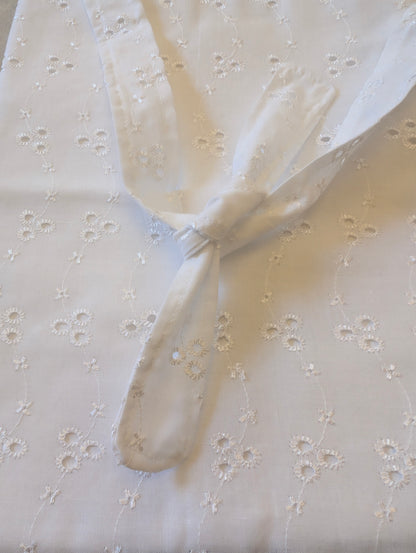 White simple lace syringe driver bag