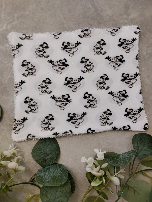 Steamboat Willie Med mat