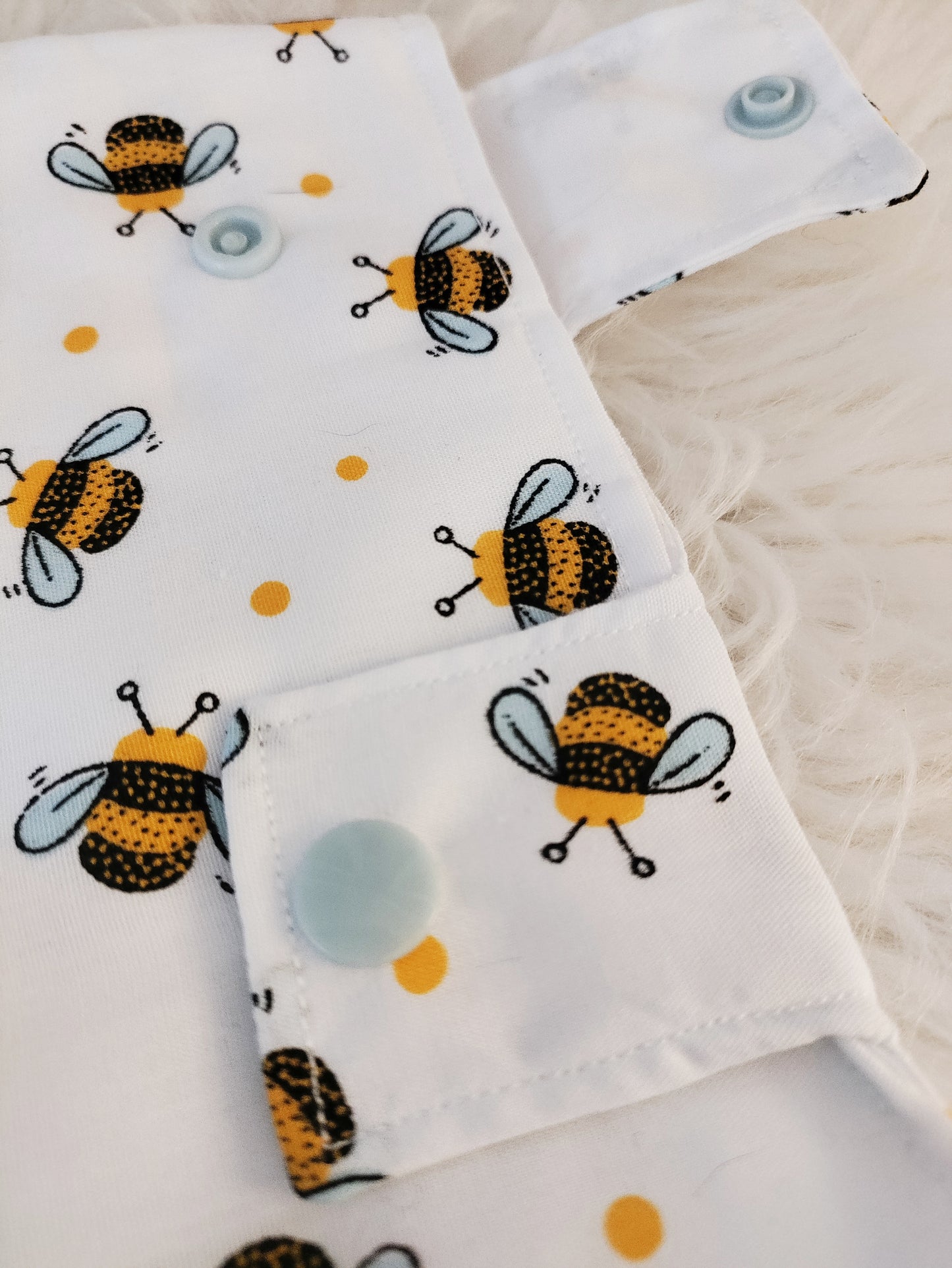 White bee leg Bag Cover