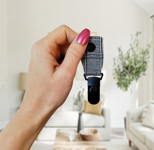 Black and white Tubie Clip
